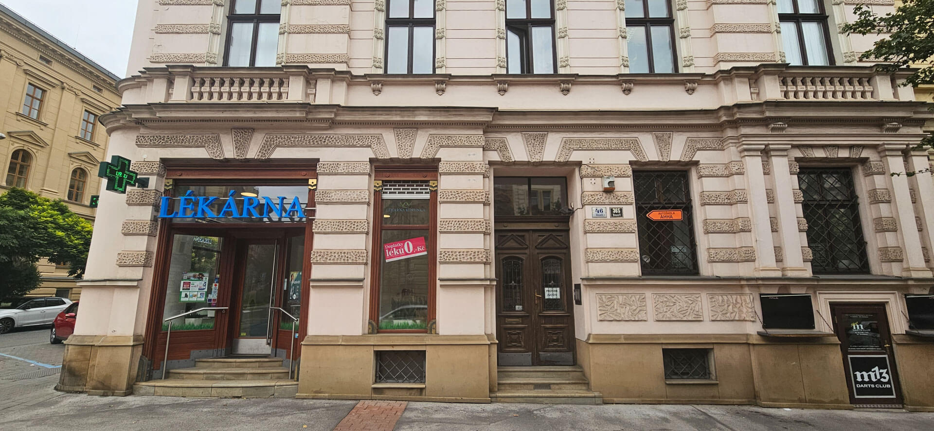 Autoškola AHHA v blízkosti MHD na ulici Veveří 46 v Brně