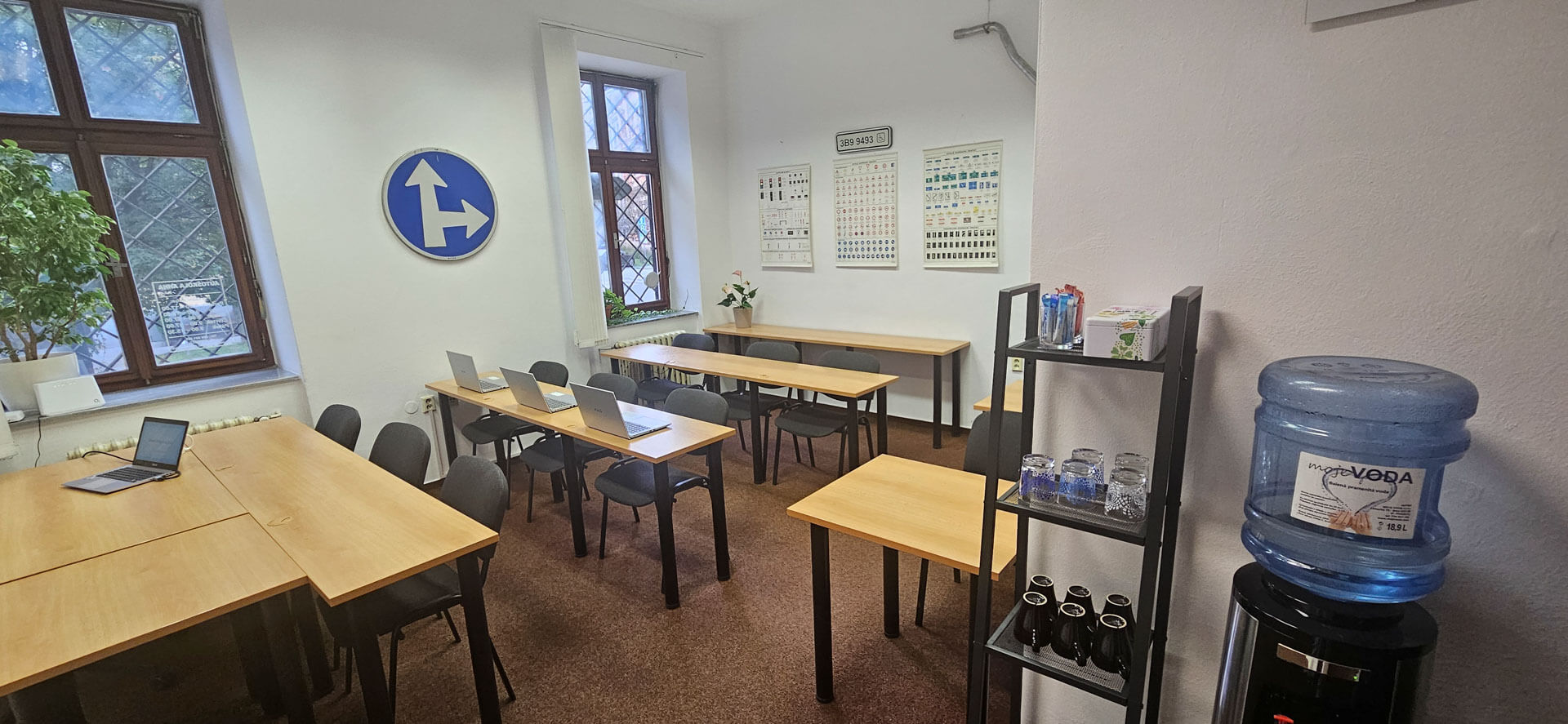 Učebna s počítači a výukovými programy